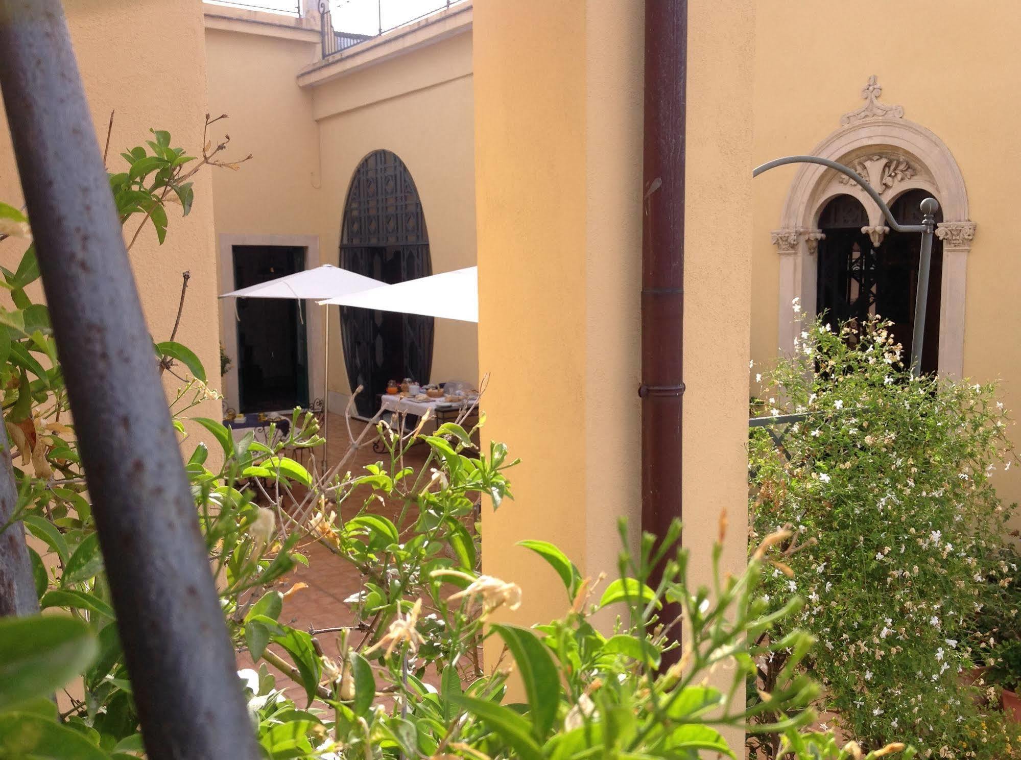 B&B di Charme Camelie Riposto Exterior foto